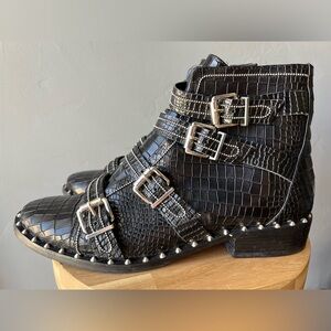 Schultz Darcy Booties ~ Size 10B